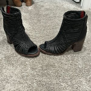 Freebird by Steven BELA. Size 8. Gently used.